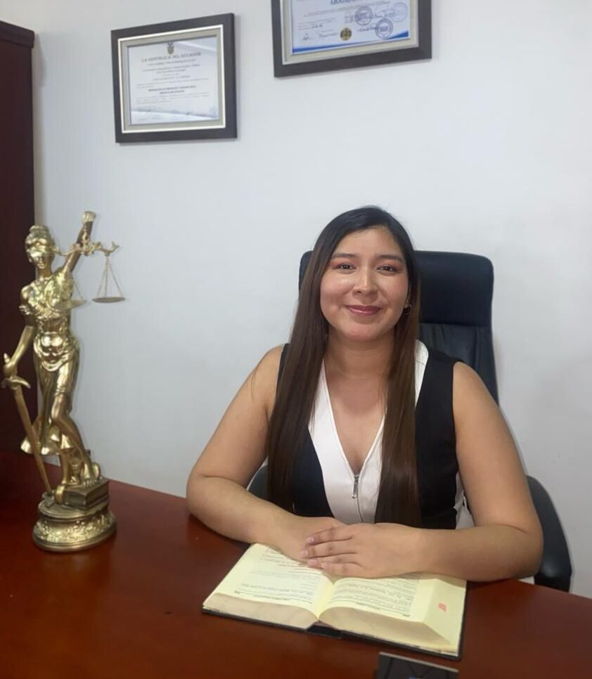 Rossmery Quito, abogada en derecho penal, constitucional, familiar y propiedad intelectual en Ecuador. Autora y conferencista en temas jurídicos.